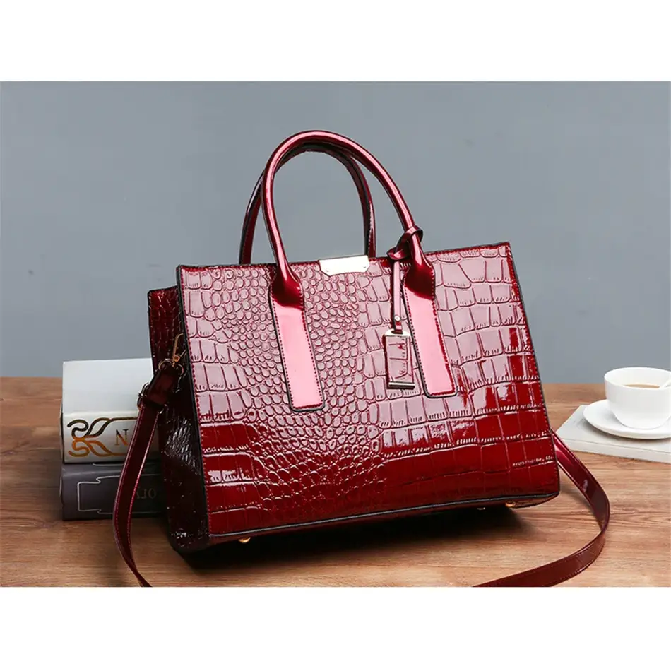 Ladies Handbags 2024 Summer Style Luxury Handbags Women Bags Designer Patent Leather Large Capacity Women Shoulder